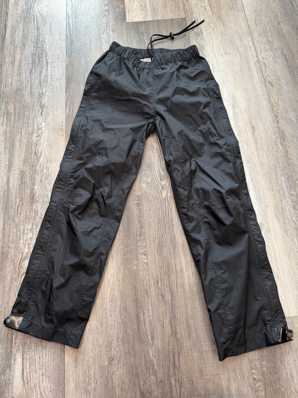 MEC Black Women's Lightweight Jogger Pants